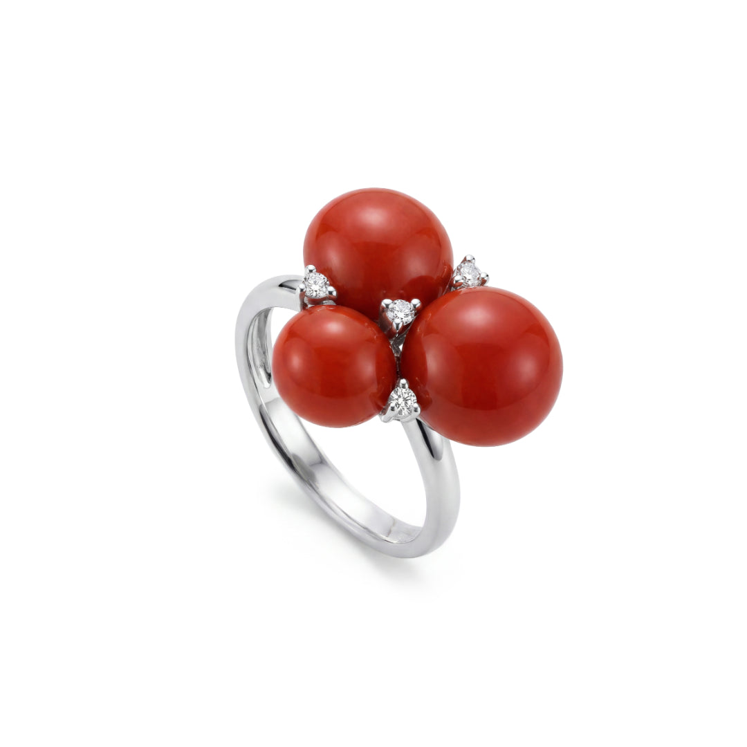 · Anello in Oro con Corallo Rosso e Diamanti ·