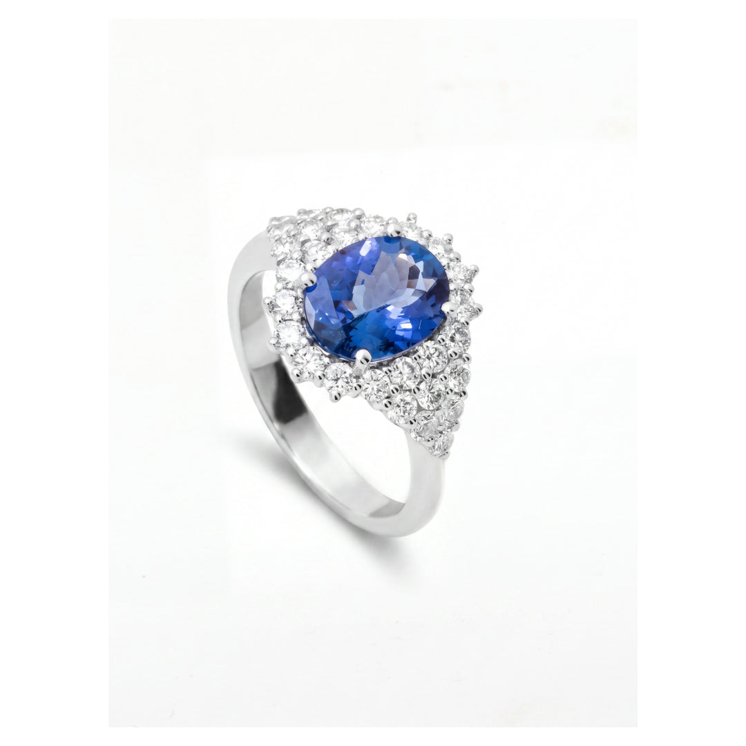 · Anello in Oro Bianco con Tanzanite e Diamanti ·