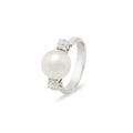 · Anello Giulia in Oro Bianco con Perla Freshwater e Diamanti ·
