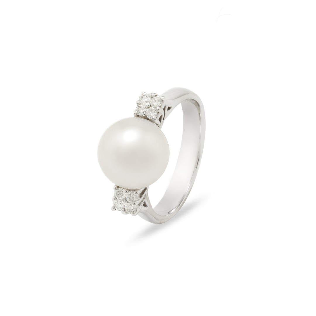 · Anello Giulia in Oro Bianco con Perla Freshwater e Diamanti ·