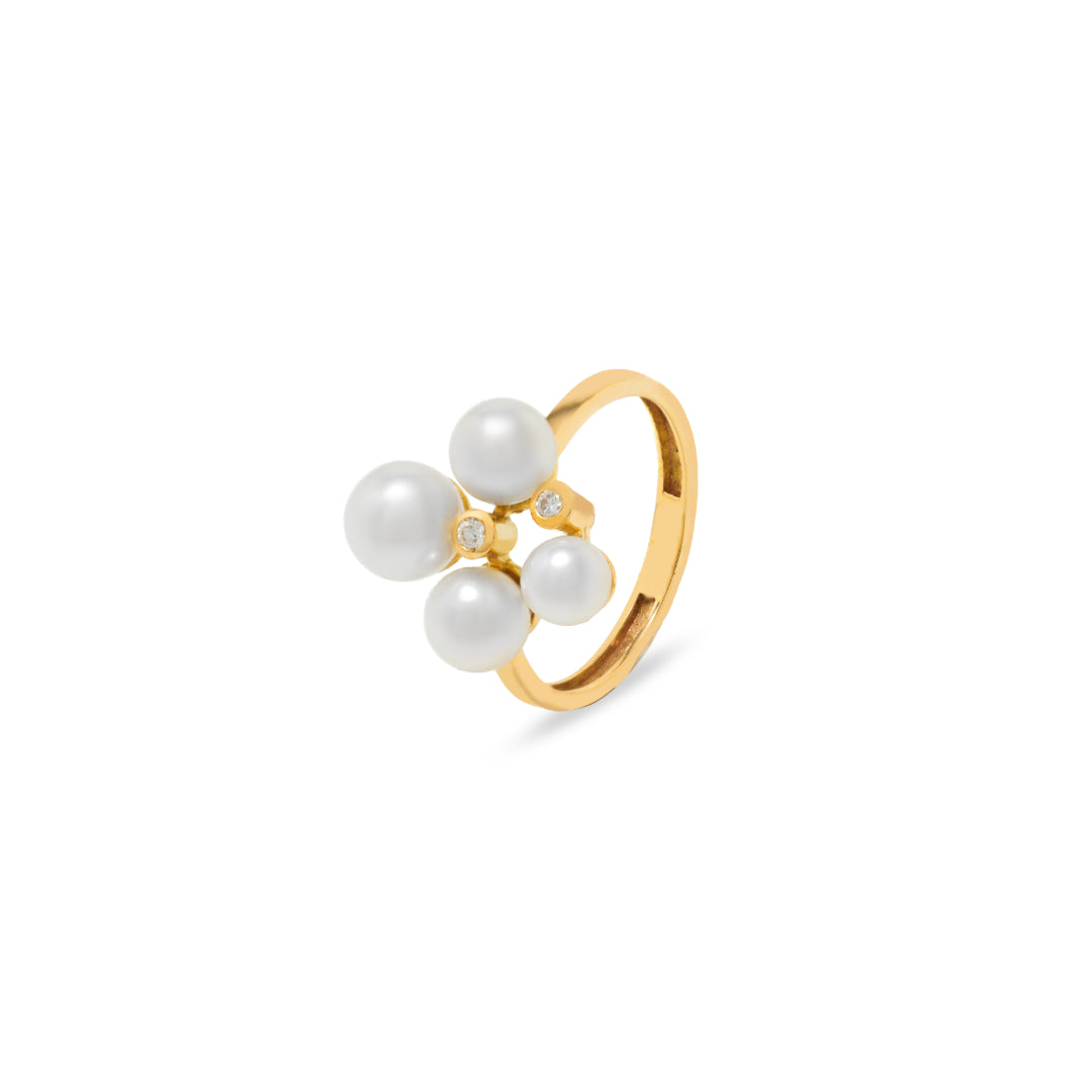 · Anello in Oro Giallo con Perle Giapponesi e Diamanti ·