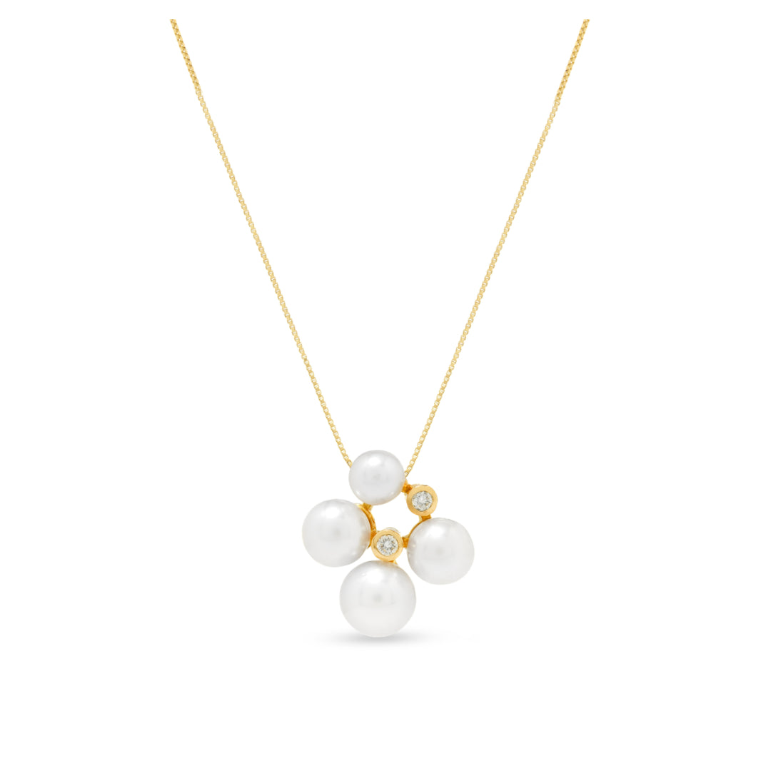 · Collana in Oro Giallo con Perle Giapponesi e Diamanti ·