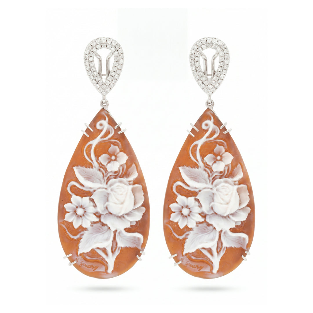 · Orecchini in Oro con Cammeo e Diamanti ·